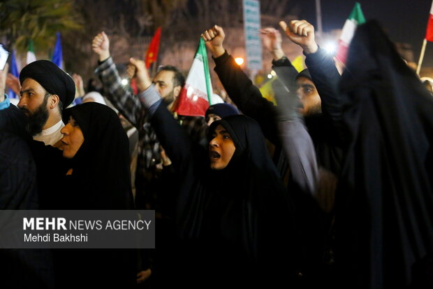 راهپیمایی شبانه مردم قم علیه اقدامات تروریستی