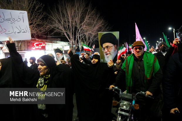 راهپیمایی شبانه مردم قم علیه اقدامات تروریستی