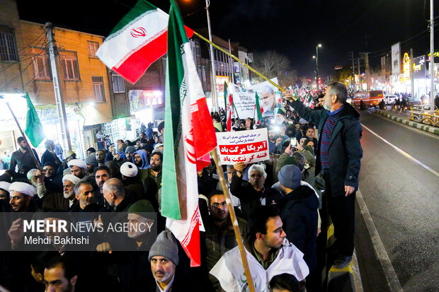 راهپیمایی شبانه مردم قم علیه اقدامات تروریستی
