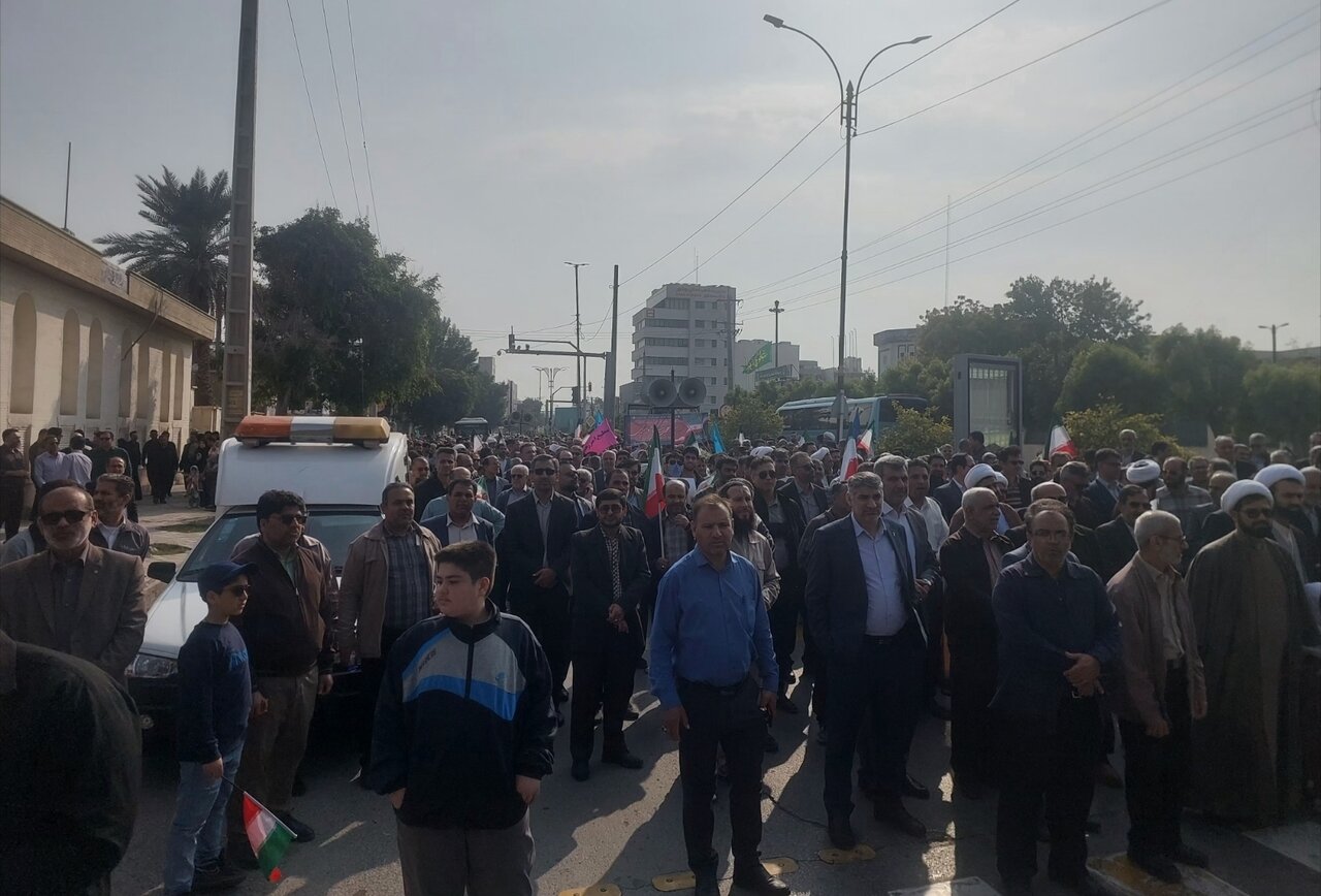 مردم بوشهر با برگزاری راهپیمایی جنایت‌های اخیر را محکوم کردند