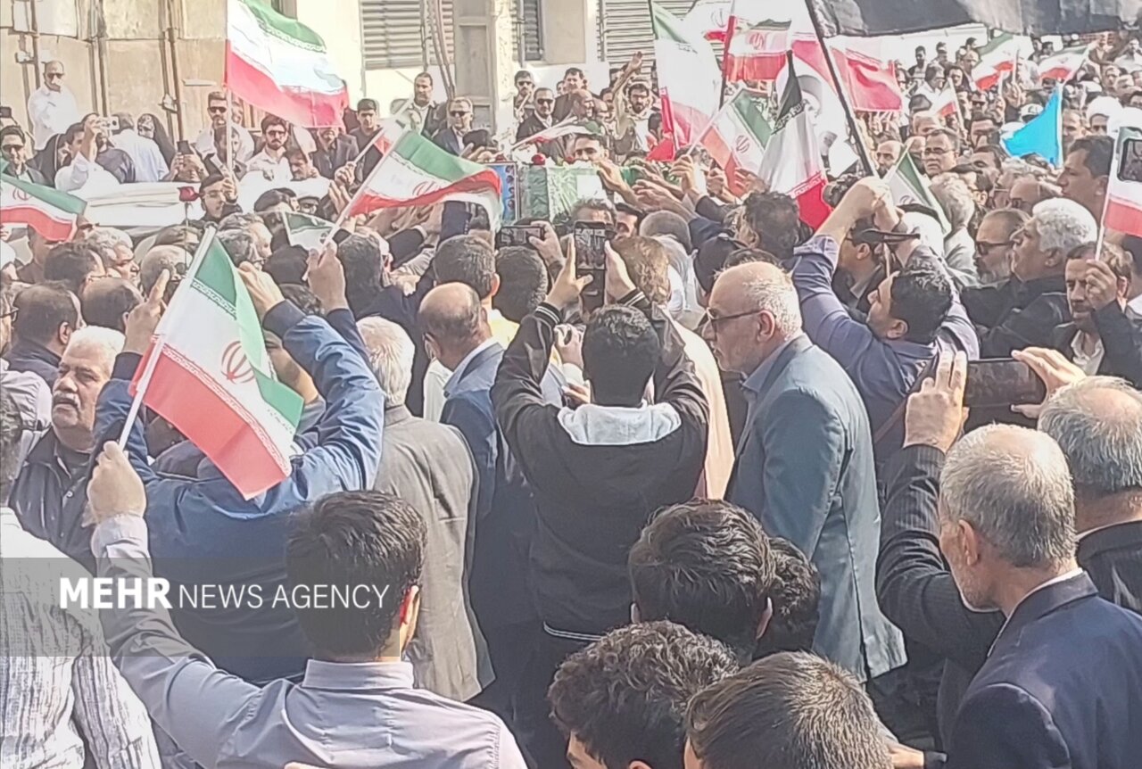 پیکر شهید مدافع امنیت در بوشهر تشییع شد پیکر شهید مدافع امنیت در بوشهر تشییع شد