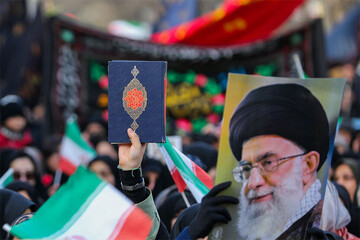 دانشمند: قوت قلب برای همدیگر باشیم