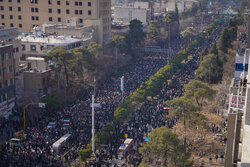 تجمع «همبستگی ملی» و تشییع شهدای امنیت در شیراز