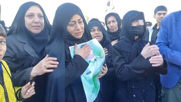 امام جمعه ایلام با خانواده شهید سرهنگ «نوروز شریعتی» دیدار کرد