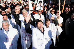 پیام تشکر نماینده ولی فقیه و استاندار قم از حضور مردم در راهپیمایی۲۲دی