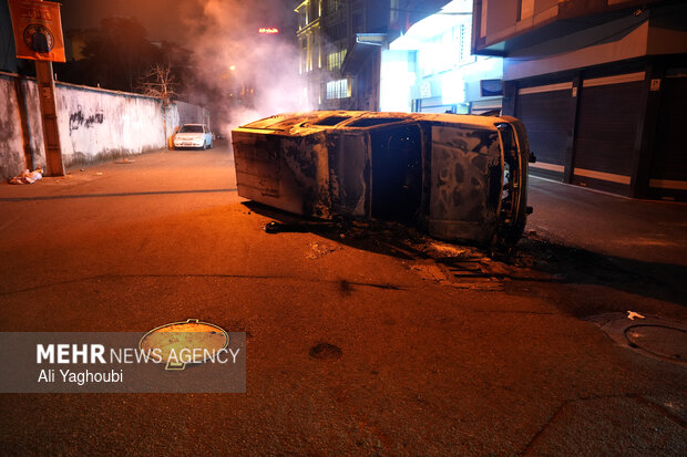 روایت میدانی از حملات تروریستی؛ کرمانشاه در دو شب التهاب و مقاومت روایت میدانی از حملات تروریستی؛ کرمانشاه در دو شب التهاب و مقاومت