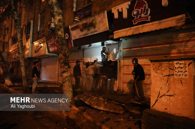 تخریب‌ اموال عمومی و شخصی توسط اغتشاشگران در رشت