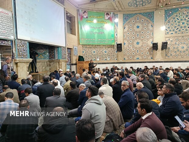 برگزاری اجتماع بزرگ هیئات مذهبی در محکومیت هتک حرمتهای اخیر دراصفهان برگزاری اجتماع بزرگ هیئات مذهبی در محکومیت هتک حرمتهای اخیر دراصفهان