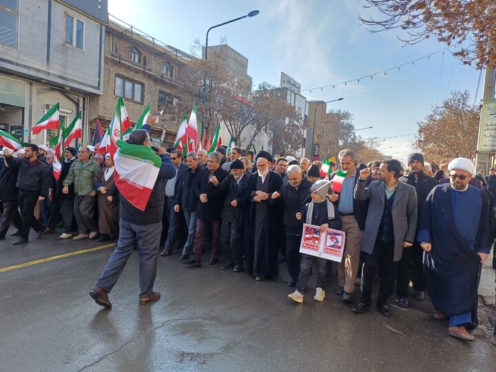 راهپیمایی مردم بیجار در محکومیت اقدامات اغتشاشگران راهپیمایی مردم بیجار در محکومیت اقدامات اغتشاشگران