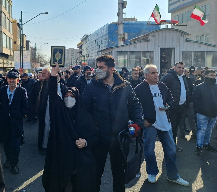 تهرانیها با قرآن به میدان آمدند