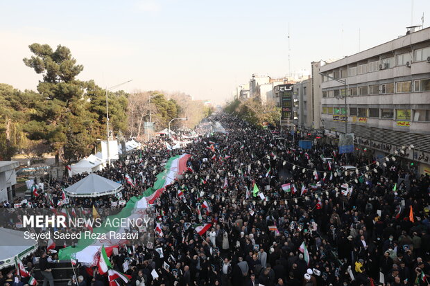 Massive pro-Islamic Establishment march kicks off in Tehran