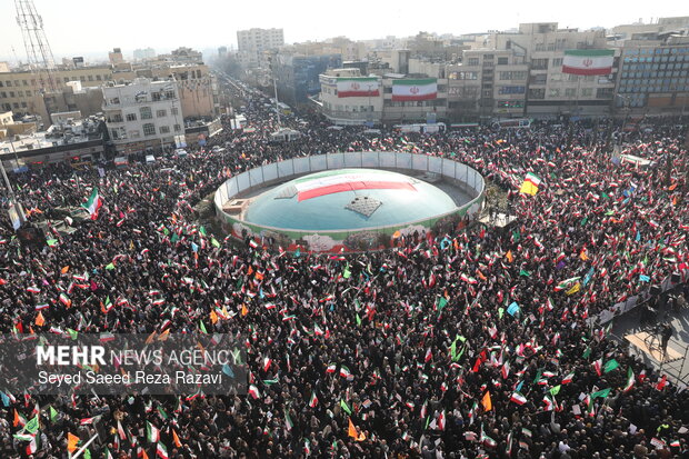 Massive pro-Islamic Establishment march kicks off in Tehran
