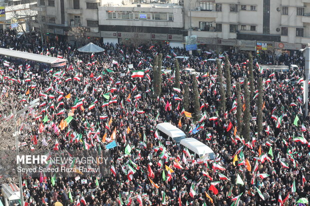 Massive pro-Islamic Establishment march kicks off in Tehran