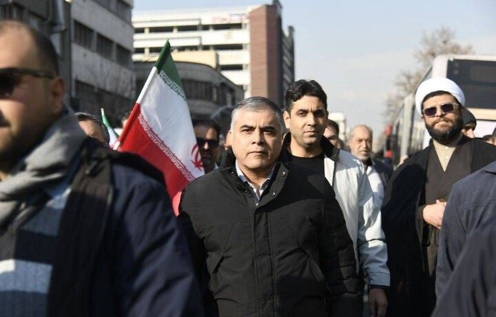 حضور وزیر نفت در راهپیمایی همبستگی مردم ایران