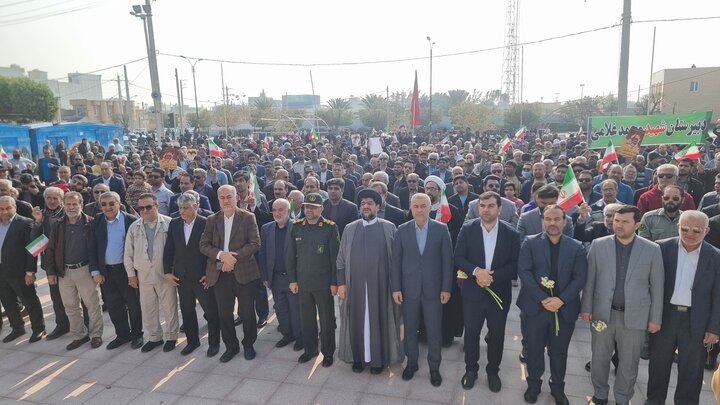 راهپیمایی مردم گناوه در محکومیت اقدامات اغتشاشگران برگزار شد