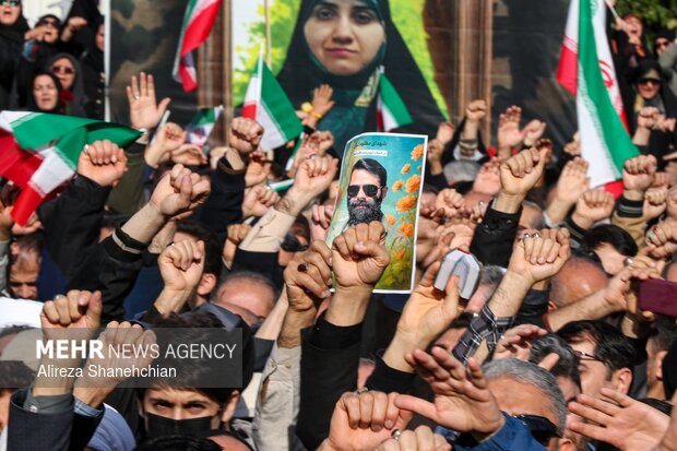 تشییع ۷ شهید مدافع امنیت در رشت