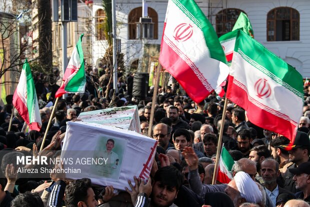 تشییع ۷ شهید مدافع امنیت در رشت