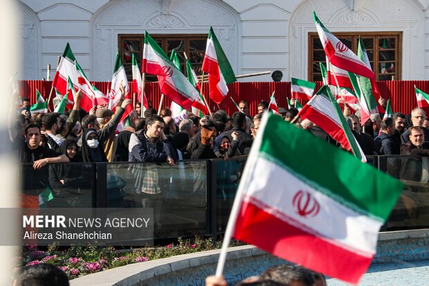 تشییع ۷ شهید مدافع امنیت در رشت