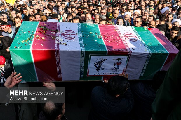 تشییع ۷ شهید مدافع امنیت در رشت