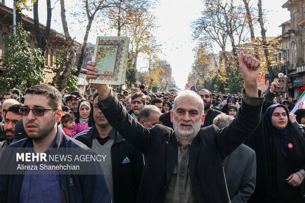 تشییع ۷ شهید مدافع امنیت در رشت