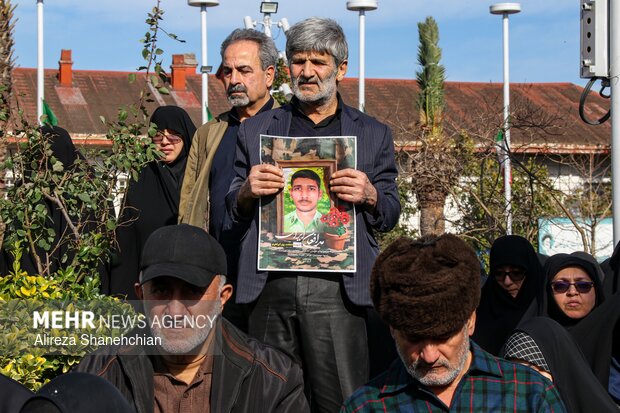 تشییع ۷ شهید مدافع امنیت در رشت