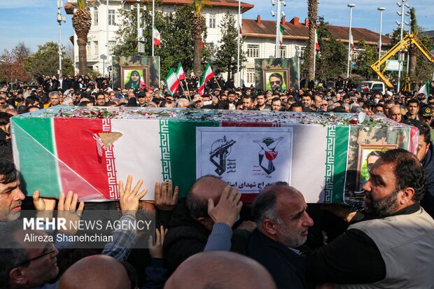 تشییع ۷ شهید مدافع امنیت در رشت