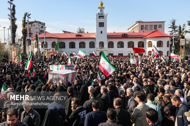 تشییع ۷ شهید مدافع امنیت در رشت