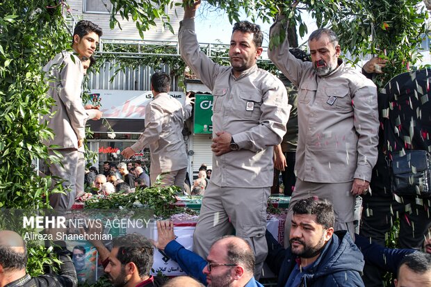 تشییع ۷ شهید مدافع امنیت در رشت