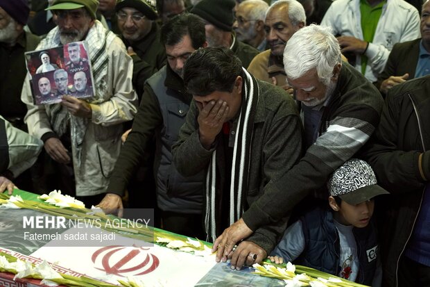 خروش مردم کرمان علیه اغتشاشگران با تشییع شهید امنیت