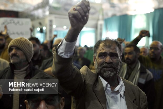 خروش مردم کرمان علیه اغتشاشگران با تشییع شهید امنیت
