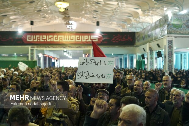 خروش مردم کرمان علیه اغتشاشگران با تشییع شهید امنیت