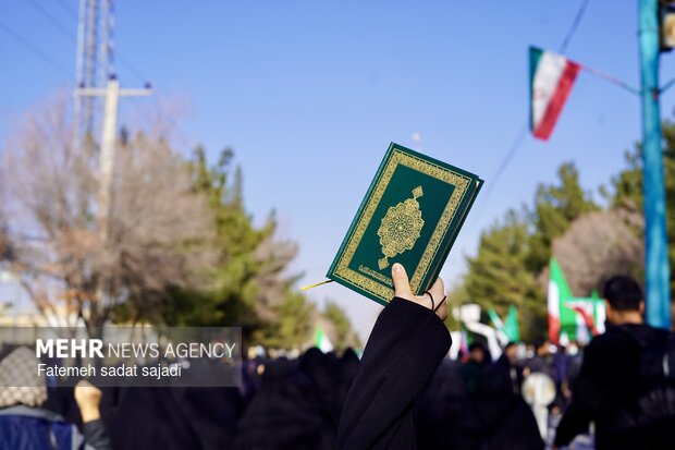 خروش مردم کرمان علیه اغتشاشگران با تشییع شهید امنیت