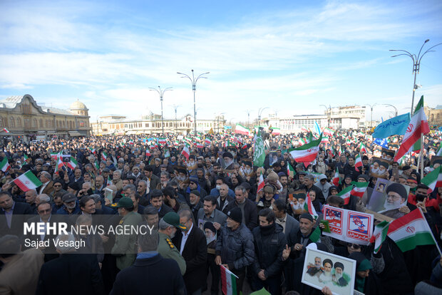 تجمع «همبستگی ملی» و تشییع شهدای امنیت در همدان