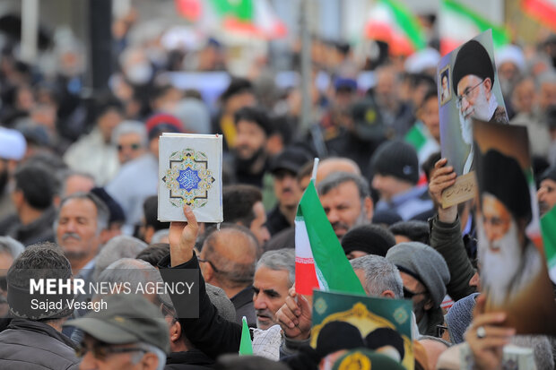 تجمع «همبستگی ملی» و تشییع شهدای امنیت در همدان