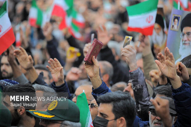 تجمع «همبستگی ملی» و تشییع شهدای امنیت در همدان