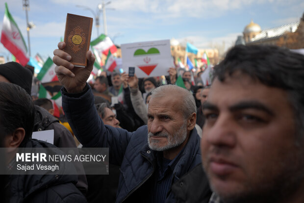 تجمع «همبستگی ملی» و تشییع شهدای امنیت در همدان