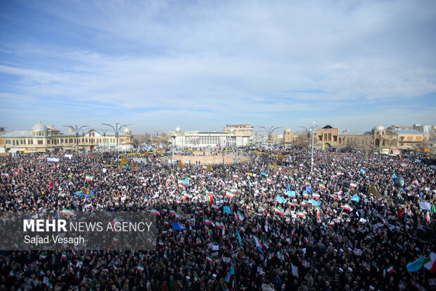 تجمع «همبستگی ملی» و تشییع شهدای امنیت در همدان