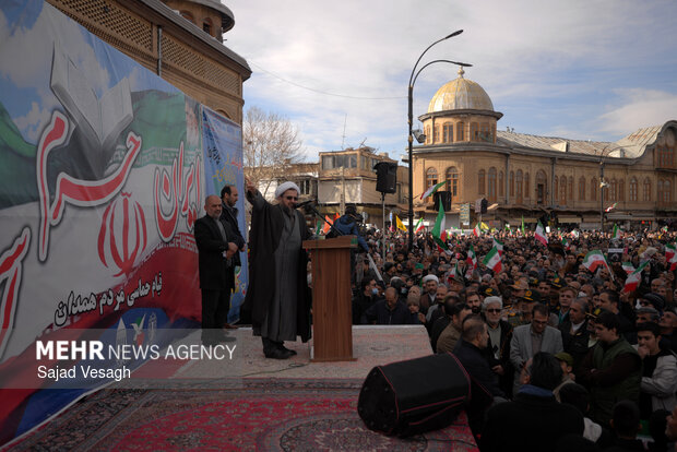 تجمع «همبستگی ملی» و تشییع شهدای امنیت در همدان