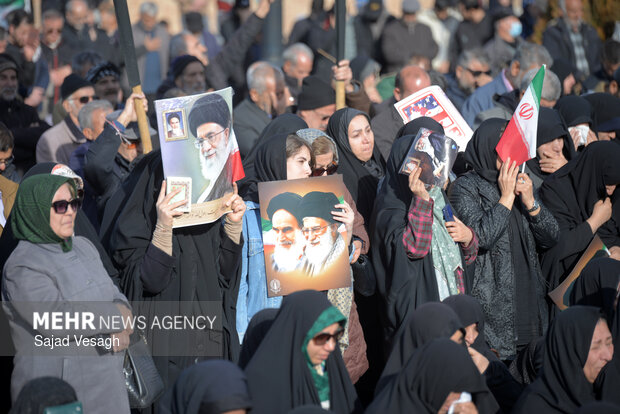 تجمع «همبستگی ملی» و تشییع شهدای امنیت در همدان