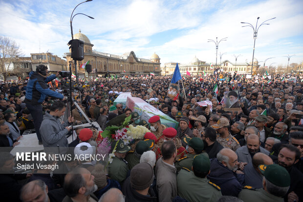 تجمع «همبستگی ملی» و تشییع شهدای امنیت در همدان