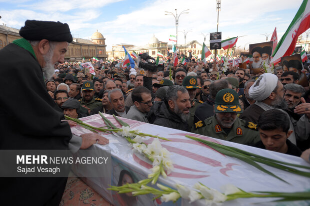 تجمع «همبستگی ملی» و تشییع شهدای امنیت در همدان