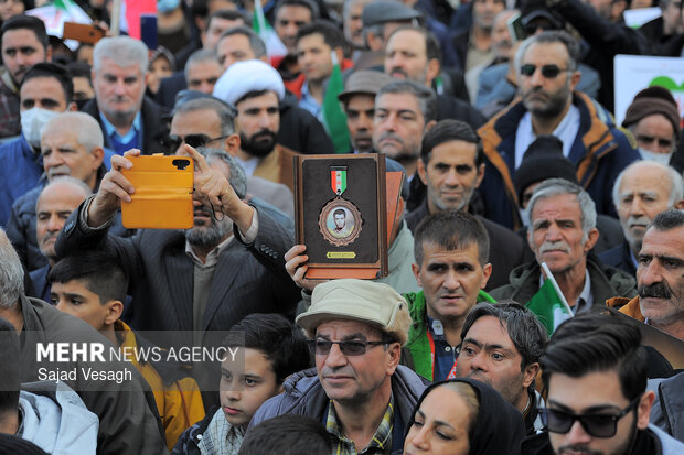 تجمع «همبستگی ملی» و تشییع شهدای امنیت در همدان