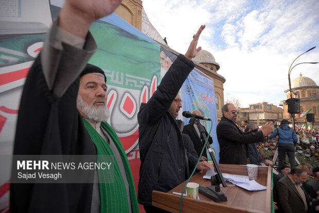 تجمع «همبستگی ملی» و تشییع شهدای امنیت در همدان