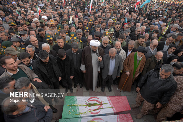 تجمع «همبستگی ملی» و تشییع شهدای امنیت در همدان