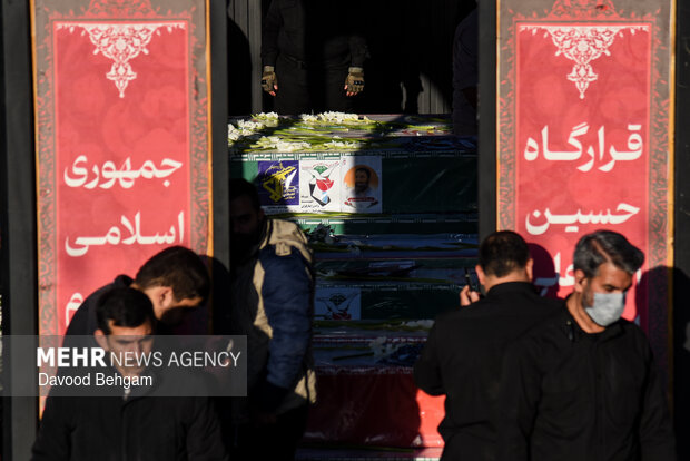 تجمع «همبستگی ملی» و تشییع شهدای امنیت در مشهد