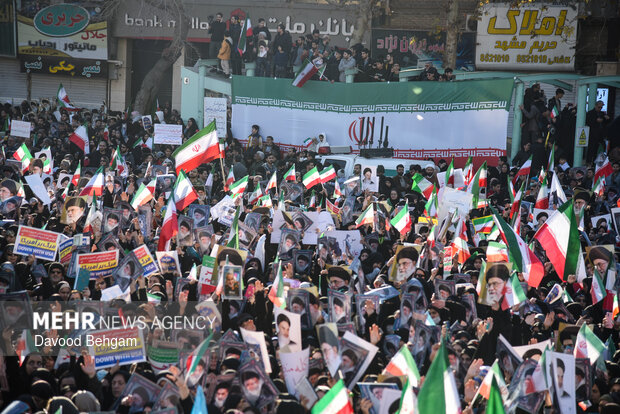 تجمع «همبستگی ملی» و تشییع شهدای امنیت در مشهد