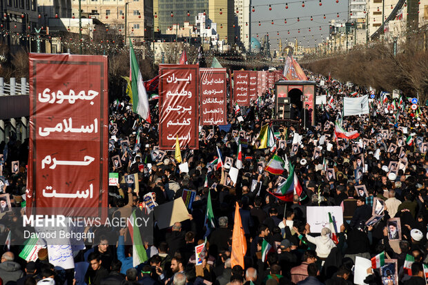 تجمع «همبستگی ملی» و تشییع شهدای امنیت در مشهد