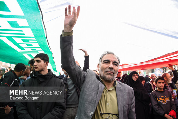 تجمع «همبستگی ملی» و تشییع شهدای امنیت در مشهد