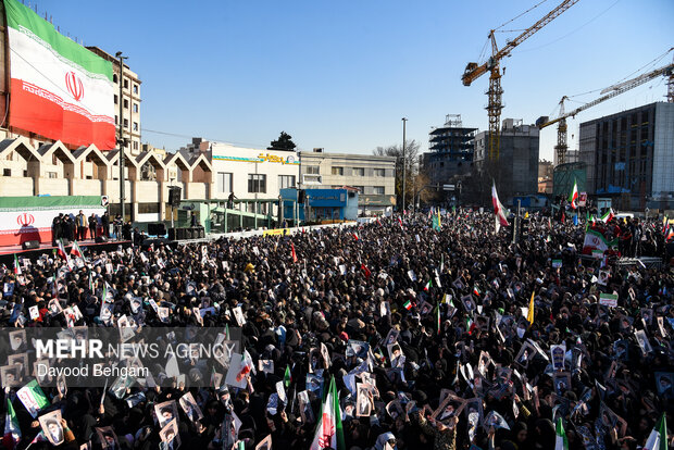 تجمع «همبستگی ملی» و تشییع شهدای امنیت در مشهد