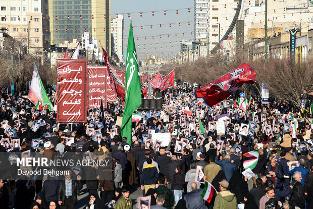 تجمع «همبستگی ملی» و تشییع شهدای امنیت در مشهد